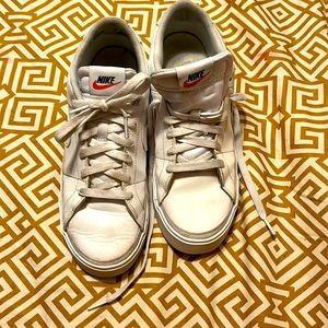 Nike court Legacy Trainers